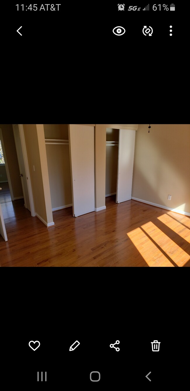 front bed room - 1728 N Hamilton St
