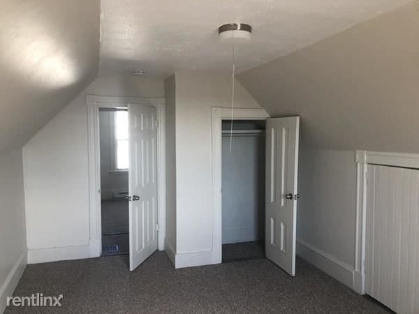 Building Photo - 3 br, 1 bath Duplex - 8 Shawmut Ter # 2