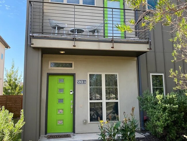 Foto del edificio - 5801 A Charles Merle Dr