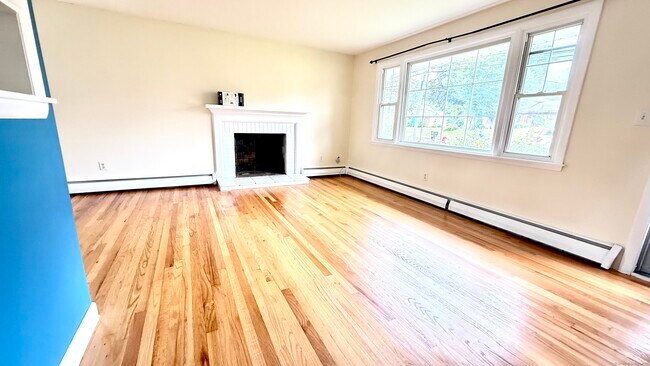 Foto del edificio - 1519 Sullivan Ave