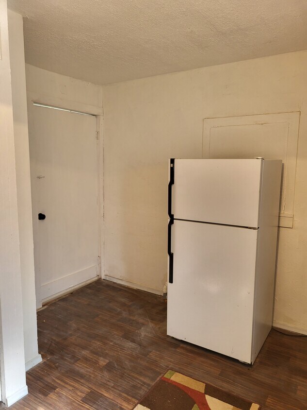 816 E 6th Ave, Hutchinson, KS 67501 House Rental in Hutchinson, KS