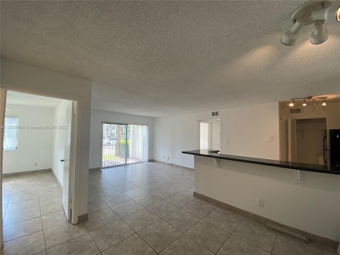 570 S Park Rd Unit 146, Hollywood, FL 33021 Condo for Rent in