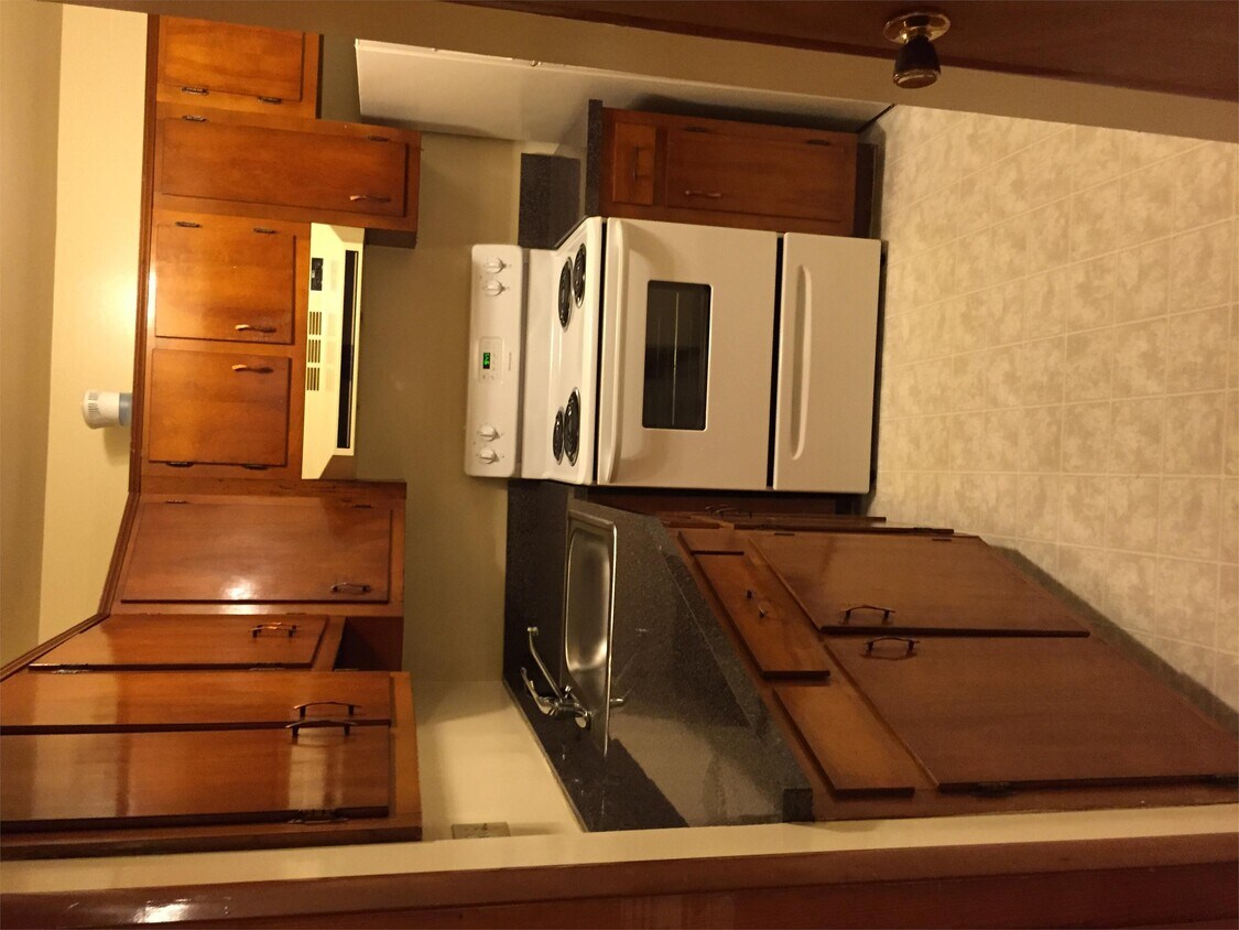 201 Watersville Rd Unit 17 Bldg. 2, Mt Airy, MD 21771 Room for Rent