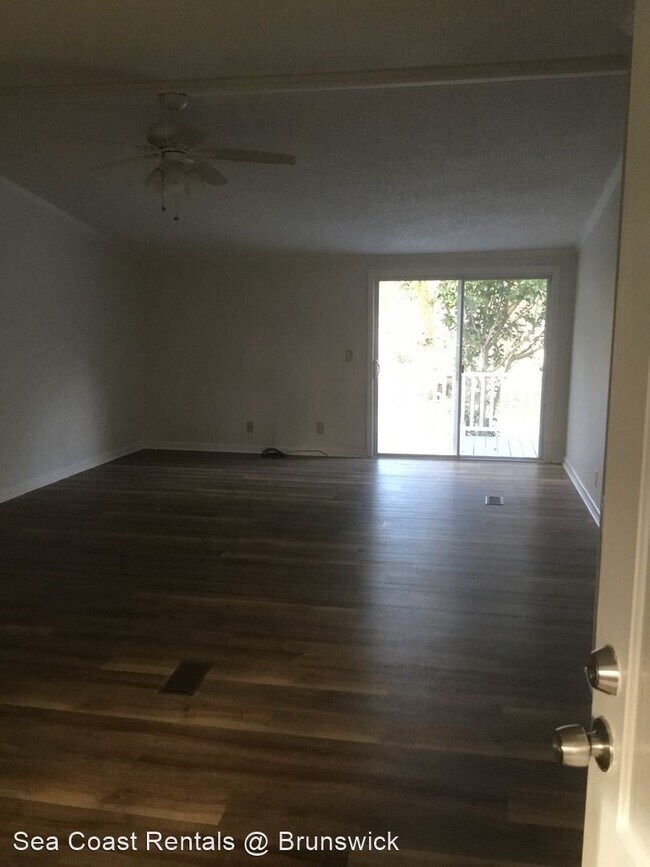Foto del edificio - 3 br, 2 bath House - 3996 First Street