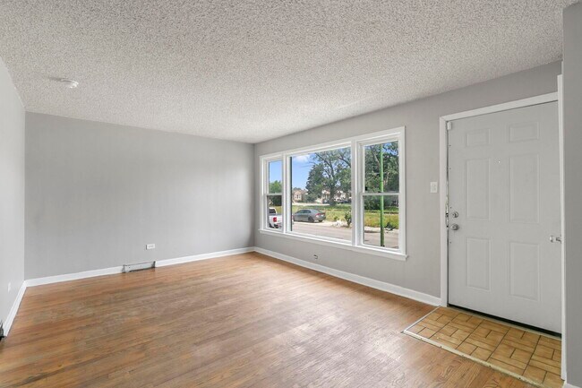 Foto del edificio - 7216 S Central Park Ave