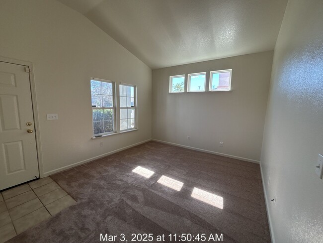 Foto del edificio - Fantastic 3 Bed, 2 Bath Home in Elk Grove