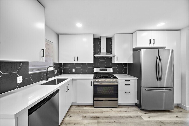 Building Photo - 1106 W Tri Oaks Ln