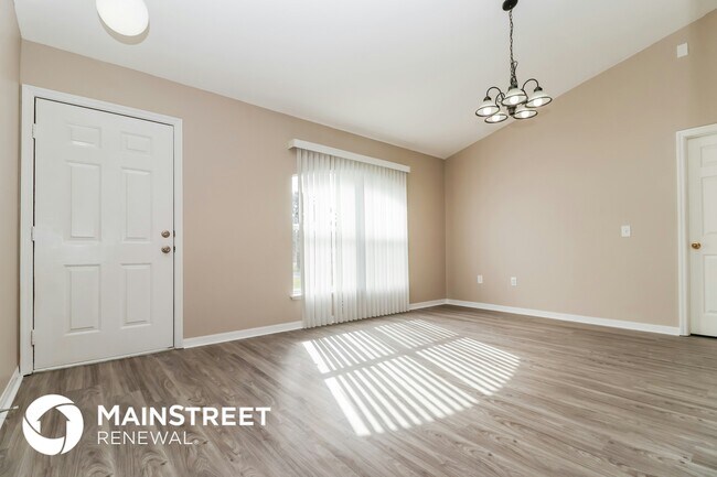 Building Photo - 14336 Coronado Dr
