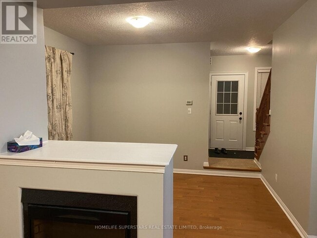 Building Photo - 83 Baintree Way