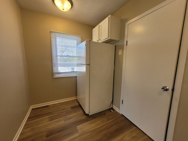 Building Photo - Pet Friendly Home near SW 9th, minutes fro...