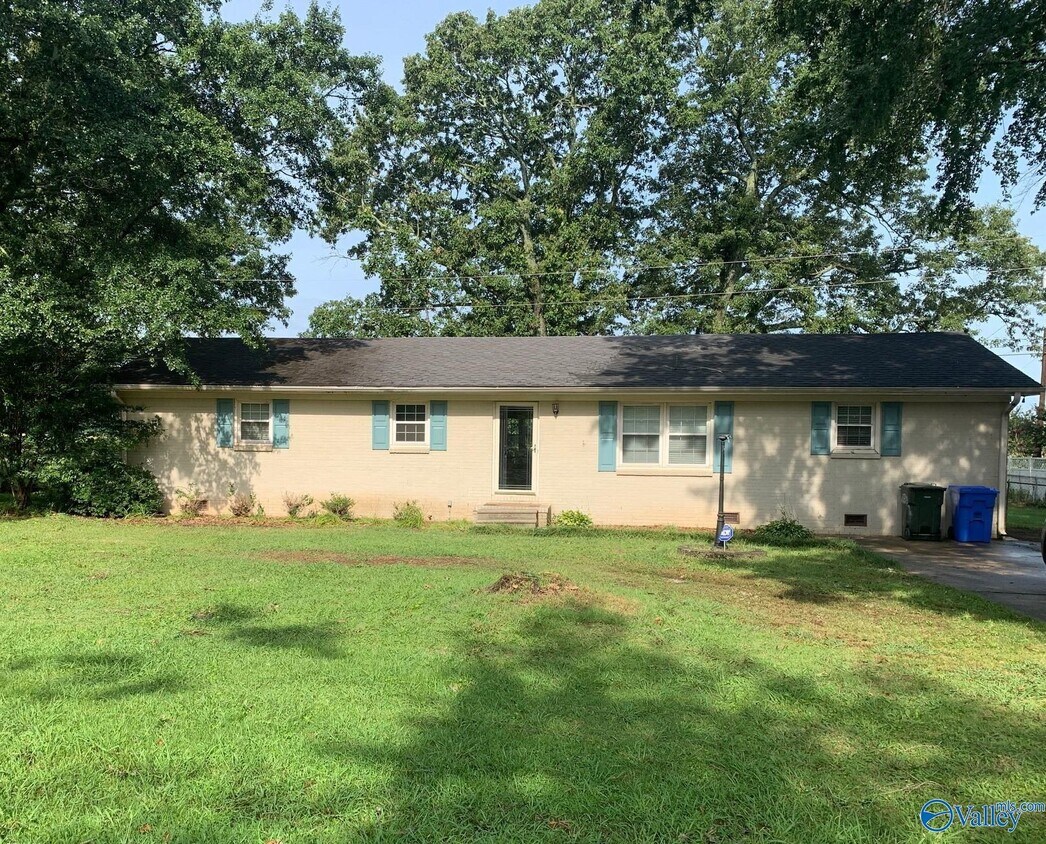 Foto principal - 16643 Jay St