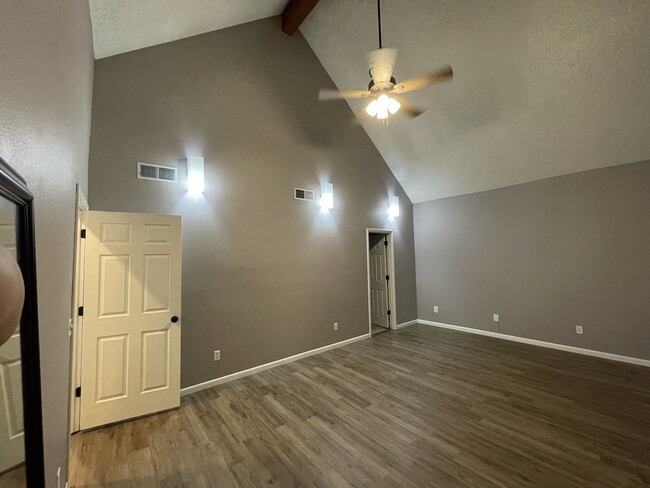 Foto del edificio - 930 E Primrose St