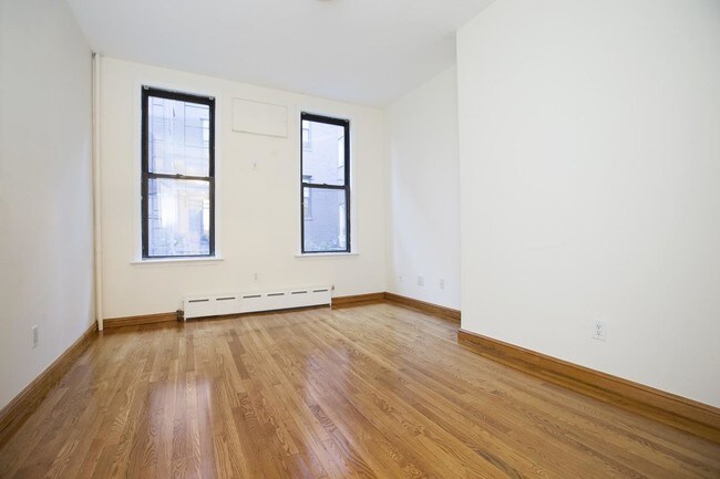 Building Photo - 217 Nassau Ave
