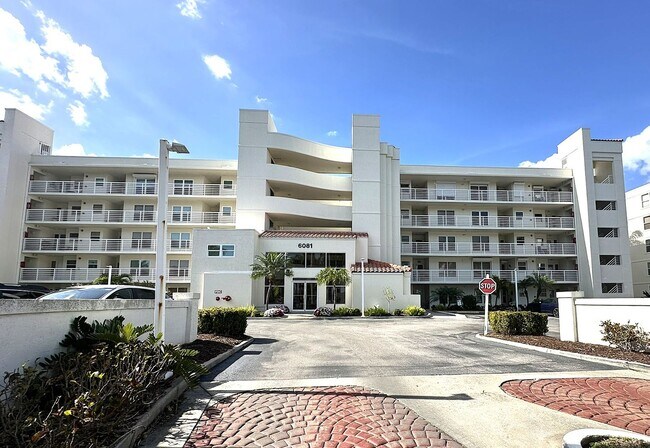 Building Photo - WALK OUT TO WTRFRNT 2/2 Furnished Rental MAY 1, 2026-NOVEMBER 3, 2026 BAHIA DEL MAR