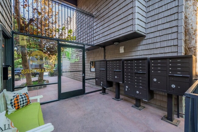 Building Photo - Universe at the Sycamores Apartments