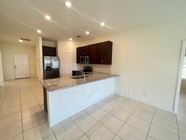 Foto del edificio - Charming 3 Bed 2 Bath with Screened Lanai in North Port