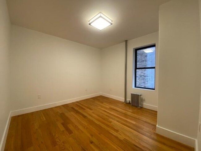 Foto del edificio - 1 bedroom in BRONX NY 10457