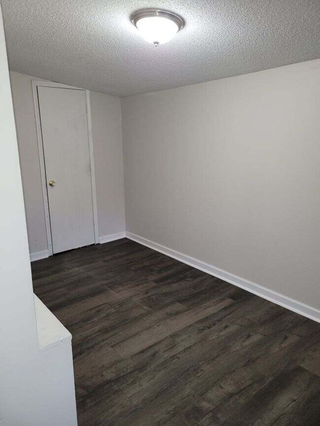 Foto del edificio - 3 Bedroom Home in South Linden! Section 8 ...