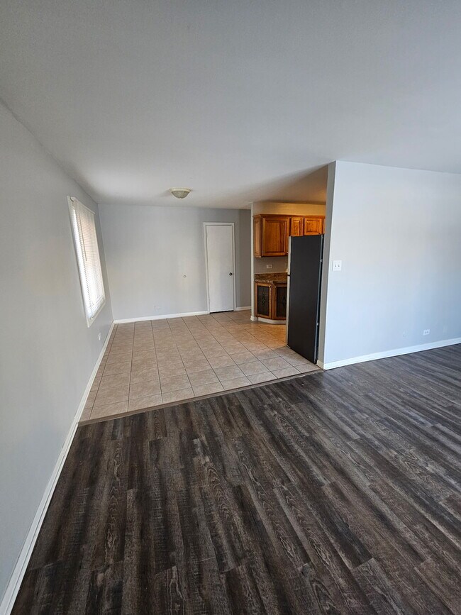 Foto del edificio - 10326 Mayfield Ave