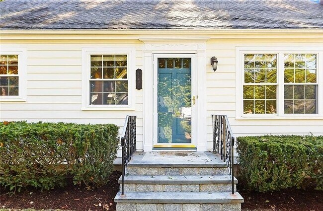 Foto del edificio - 8 Deerwood Ct