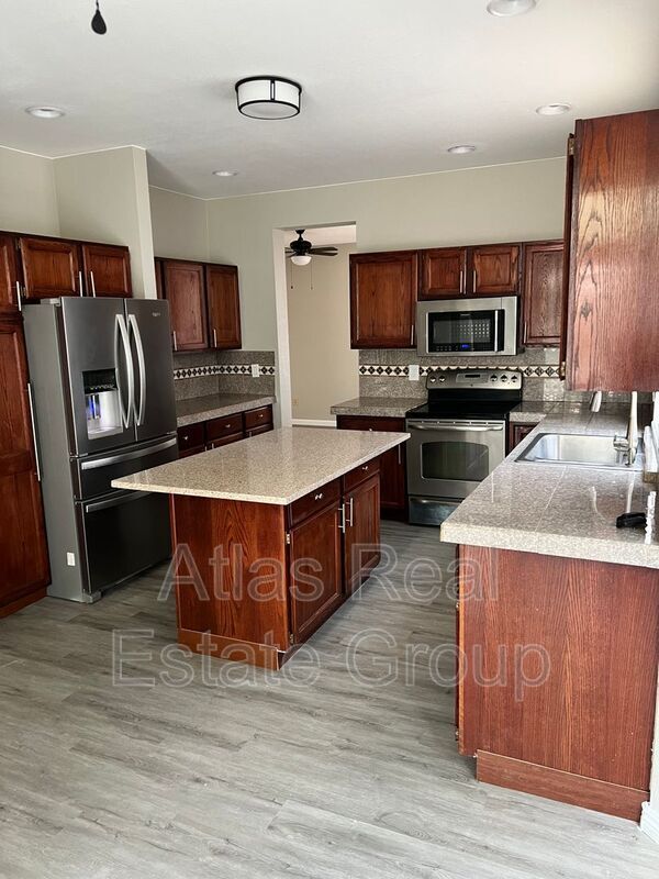 Building Photo - 4145 E 130th Pl