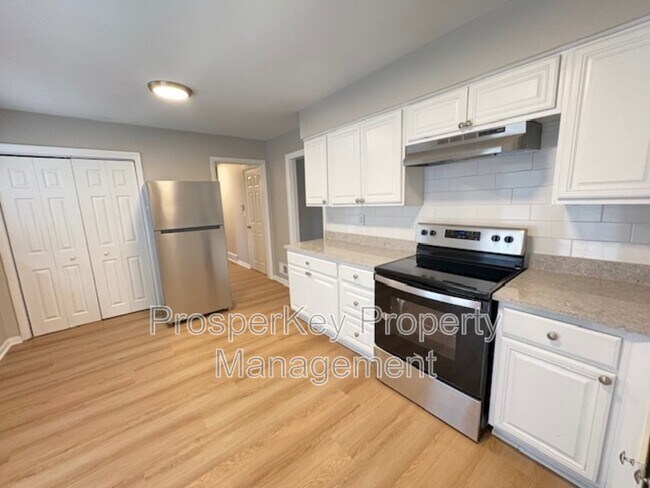 Building Photo - 4564 Moline Ave