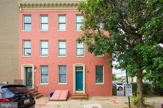 Building Photo - 1 W Henrietta St