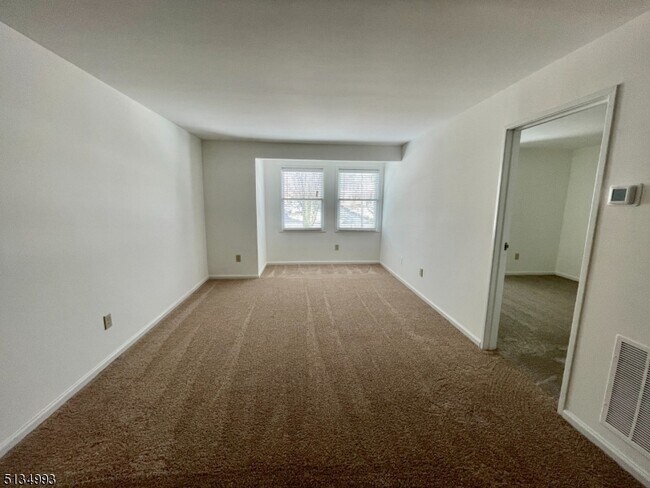 Foto del edificio - 7 Oak Ridge Rd