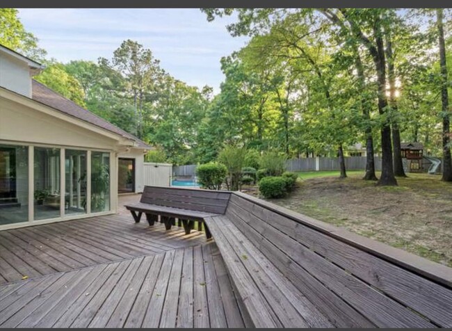 Building Photo - 8988 Forest Hill-Irene Cove