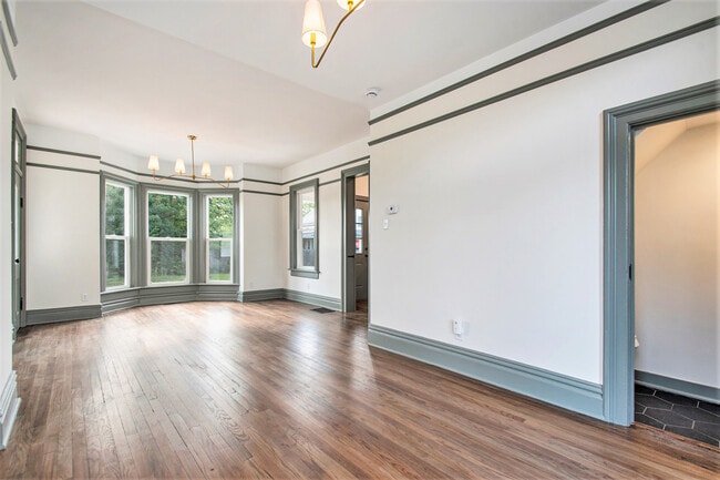 Building Photo - 523 W Marion St