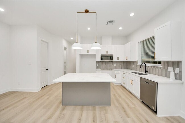 Foto del edificio - 5137 Pederson St