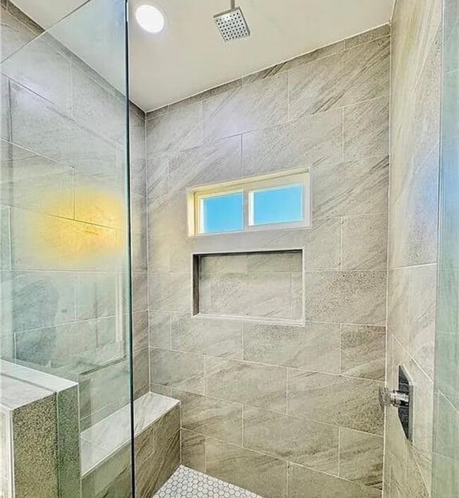 Building Photo - 2304 E Tamarindo Ave