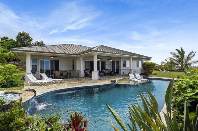Foto del edificio - Luxurious Oceanview Getaway w/Private Pool & Spa and Serene Lanai - Piko Nani