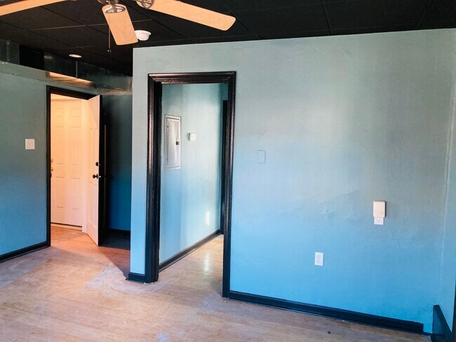 Foto del edificio - 922 Western Ave