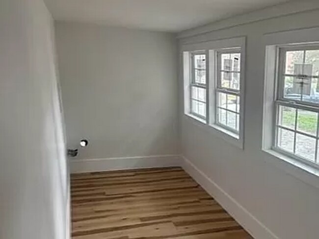 Foto del edificio - 1204 E Myrtle Ave