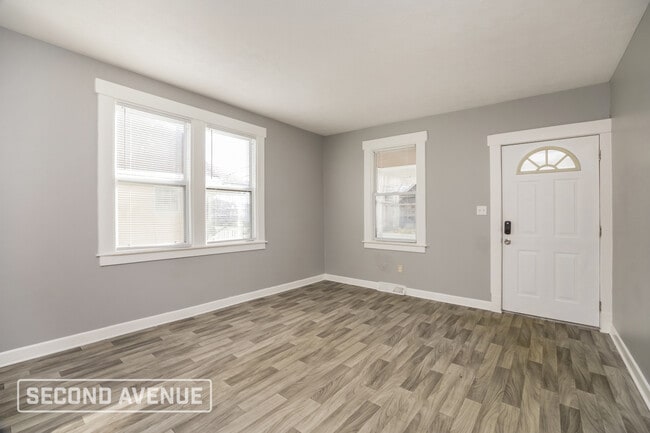 Building Photo - 1806 Sundale Ave