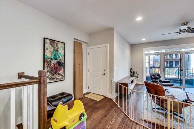Building Photo - 3649 W Belmont Ave