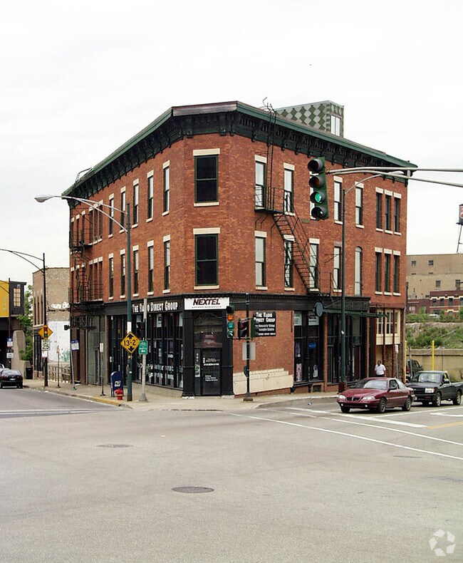 Alternate Building View - 401-409 N Milwaukee Ave