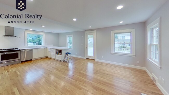Building Photo - 34 Rangeley Rd