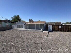 Building Photo - 502 E Cody Dr