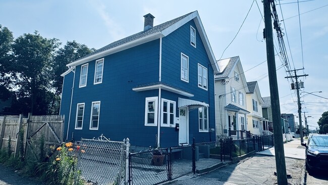 Building Photo - 674 Ogden St