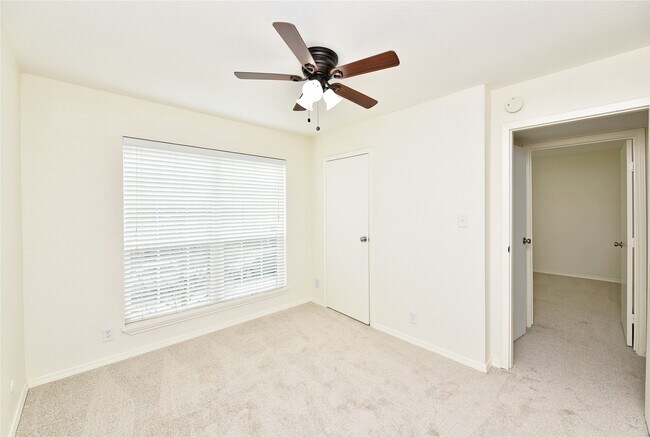 Foto del edificio - 11002 Hammerly Blvd