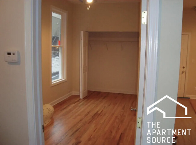 Building Photo - 852 W Buckingham Pl