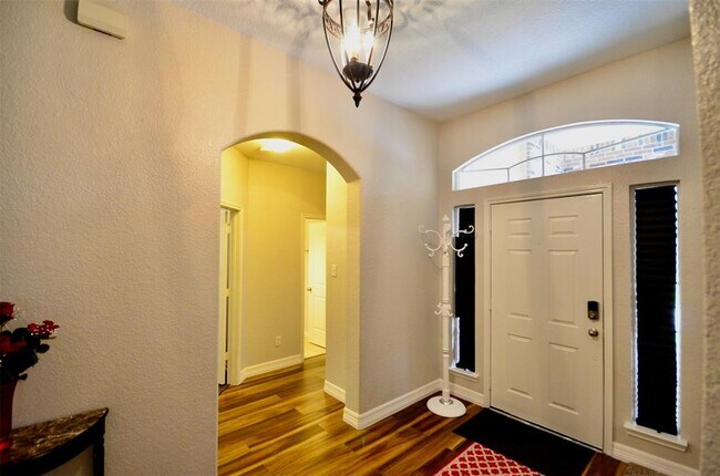 Foto del edificio - 23527 Maple Vista Ln