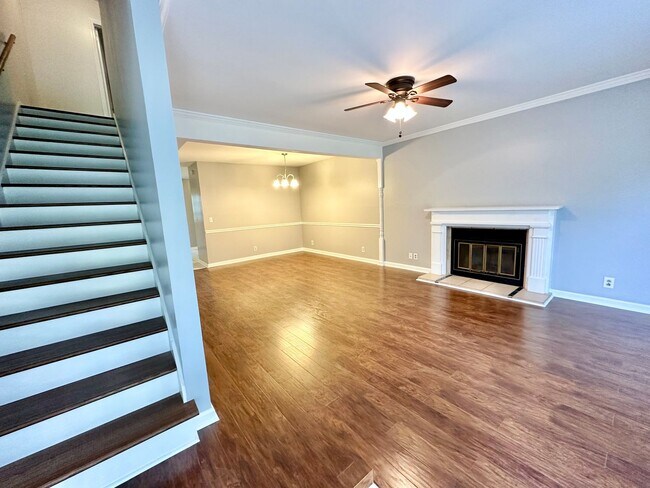 Foto del edificio - 7806 Sawyer Brown Rd