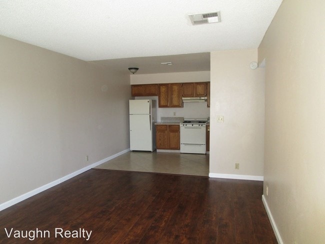 Building Photo - 425 Rick Ct