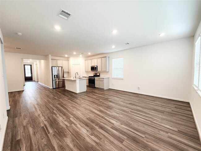Building Photo - 7230 Greenbriar Bnd Ct