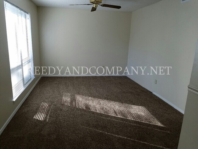 Building Photo - 2829 Sonora Dr