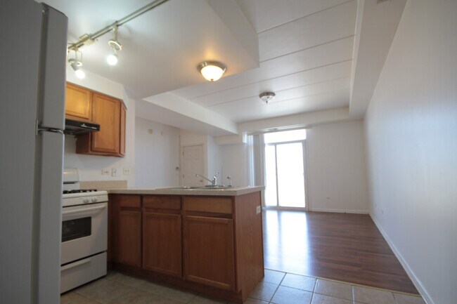 Building Photo - 2734 S Wentworth Ave