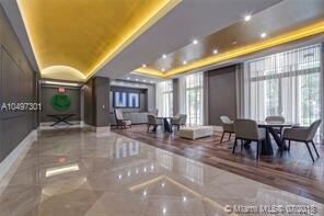 Foto del edificio - 718 Valencia Ave